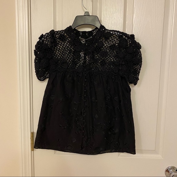Alice + Olivia Ilaria Crochet Yoke Button-Down Top - Picture 5 of 12